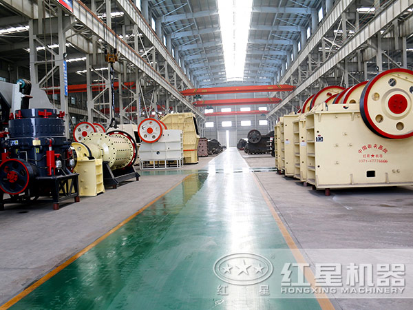 顎式破碎機生產(chǎn)車間 顎式破碎機生產(chǎn)車間