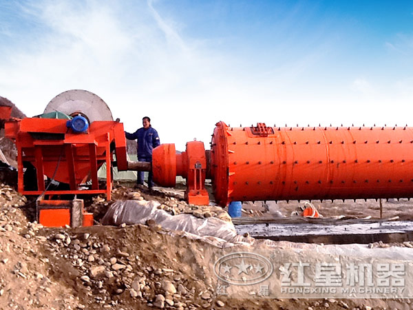 磁選機(jī)用于球磨機(jī)加工后的提純工作現(xiàn)場 磁選機(jī)用于球磨機(jī)加工后的提純工作現(xiàn)場