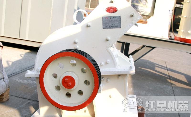 PCΦ400×300錘式破碎機(jī)設(shè)備圖 PCΦ400×300錘式破碎機(jī)設(shè)備圖