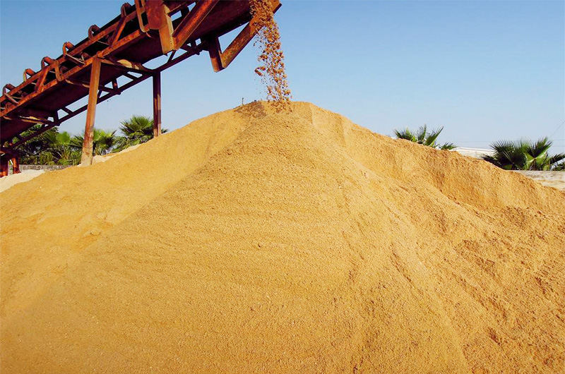 石頭碎沙加工現(xiàn)場(chǎng) 石頭碎沙加工現(xiàn)場(chǎng)