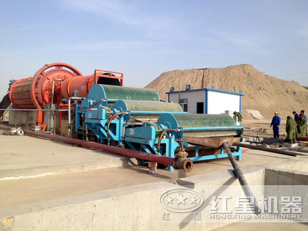 三臺磁選機組合作業(yè)現(xiàn)場展示 三臺磁選機組合作業(yè)現(xiàn)場展示