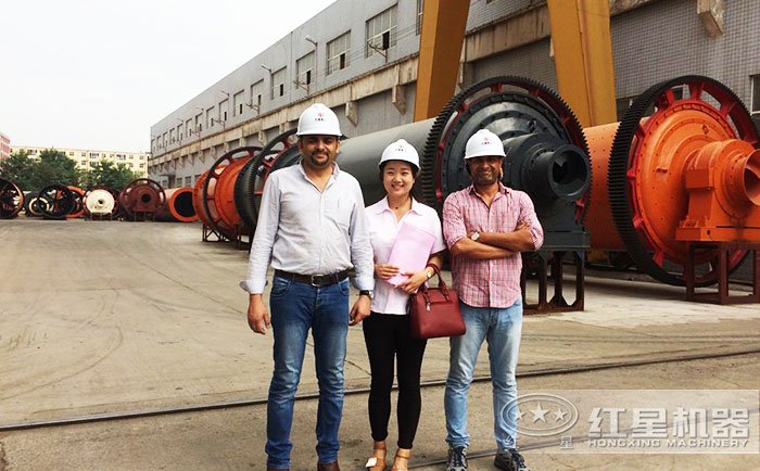 客戶到紅星機(jī)器廠區(qū)參觀設(shè)備 客戶到紅星機(jī)器廠區(qū)參觀設(shè)備