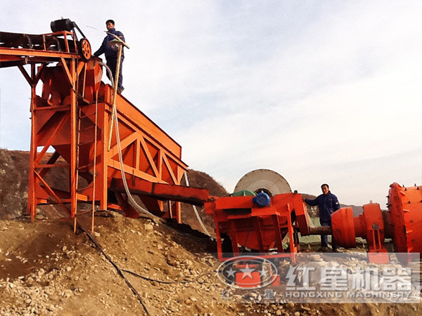 大型干式磁選機(jī)作業(yè)現(xiàn)場(chǎng) 大型干式磁選機(jī)作業(yè)現(xiàn)場(chǎng)